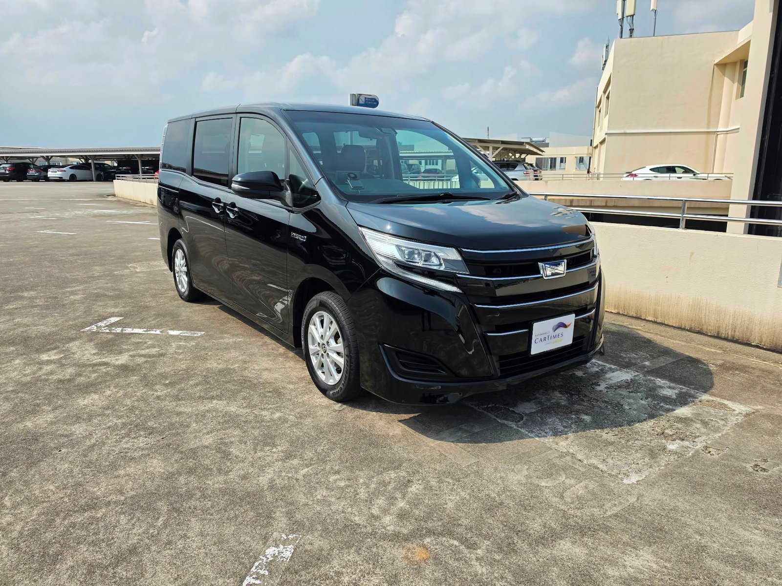 Used Toyota Noah Hybrid 1.8X 7 Seater for sale in Singapore